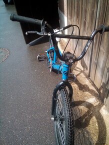 BMX - 9