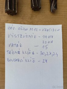 Nářadí,lešenářská račna,klíče,nářadí,vrták,výstružník. - 9