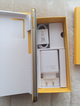 Poco M4 Pro 5G Yellow (4GB/64GB) - nový telefon - 9