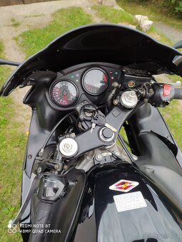 Honda cbr 600 f - 9