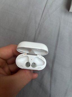 Apple AirPods 1 - 9