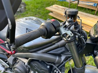 Triumph speed triple 765rs - 9