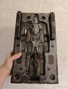 Hot Toys Terminator T600 - 9