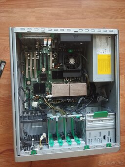 HP Workstation xw 8400 - 9