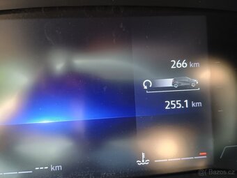 Renault Captur techno mild hybrid 140- super SLEVA - 9