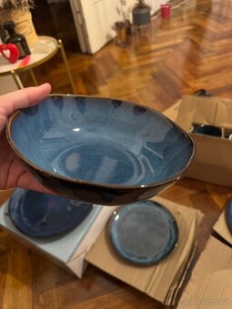 Jídelní sada nádobí Glosia tmavě modrá 24 ks nové - 9