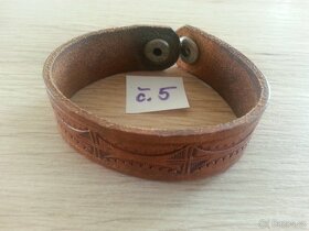 Bižuterie, prstýnek+náušnice, kapesní zrcátko,kožený náramek - 9