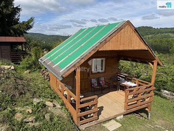 Prodej pozemek 302 m2, chatka 16 m2, sklep 18 m2 - Líšný u M - 9