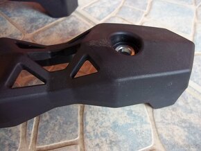 Kawasaki Z1000SX originál kryty padacích protektorů - 9
