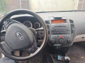 Kia ceed 1,6crdi - 9