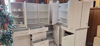 Bytelná kuchyňská linka včetně dřezu a baterie - 9