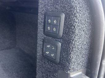 Prodám Land Rover Range Rover MY 21,5 VOGUE 3,0l D300 - 9