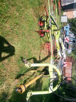 Nahrabovač, shrnovač sena a píce CLAAS LINER 1550TWIN - 9