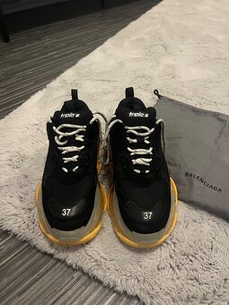 Balenciaga Triple S - 9
