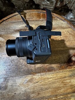 Canon EOS R6 s objektivom Canon 18-45mm - 9