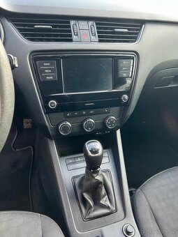 ⭐ Škoda Octavia Combi 1.6 TDI 85 kW | 2017 | Servisní kniha - 9