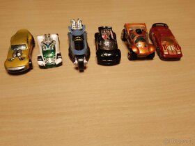 Autíčka hotwheels - 9