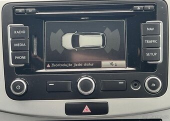 Volkswagen Passat 2.0TDi KLIMA TEMPOMAT NAVI manuál 103 kw - 9