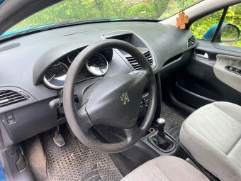 Peugeot 207- 1,4 - 9