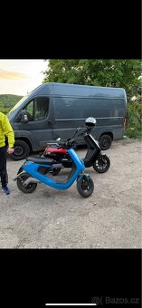 Pronájem elektroskútru - NIU - 600 Kč/den, 1500 Kč/vík - 9