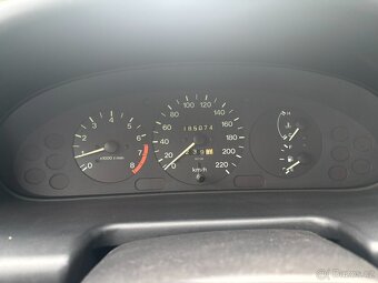 Mazda 323 Coupe - 1,5 benzin - 9