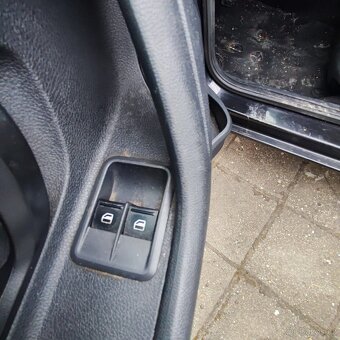 Škoda Fabia combi 1,2tsi 63 kw rok 2013 - 9