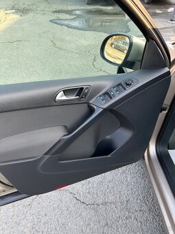 VW Tiguan 1.4 TSI SERVISNí KNIHA 131.900 km - 9