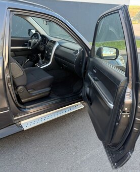 Suzuki Grand Vitara 2,4i 4x4 benzín 122kw - 9