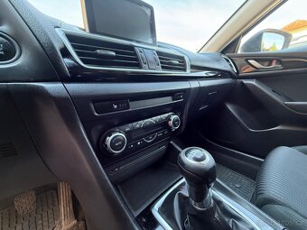 Mazda 3 2.2 D - 9