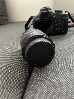 Canon EOS 2000D - 9