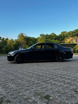 BMW E60 545i - 9