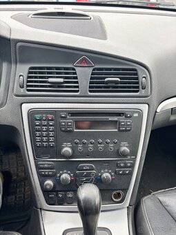 Volvo V70 2.4D 120kw AUTOMAT - 9