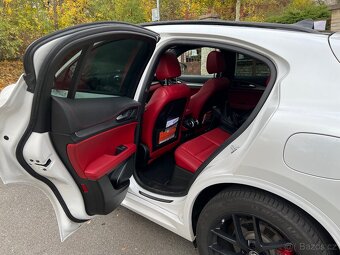 Alfa Romeo Stelvio 2.0 Veloce Trofeo 206KW Q4 1 majitel, DPH - 9