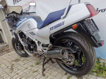 Honda VF 1000 F 1987 - 9