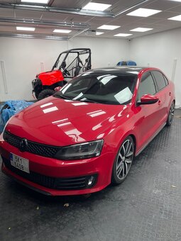 VOLKSWAGEN JETTA GLI nová stk - 9