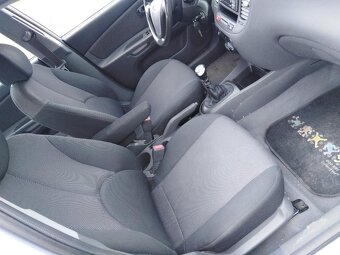 KIA RIO 1,4-16V BENZIN 71 KW RV 2007 - 9