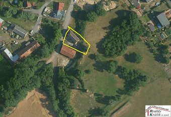 Dvoupatrový dům s podkrovím a zahradou, 3km od K.Hory - 9