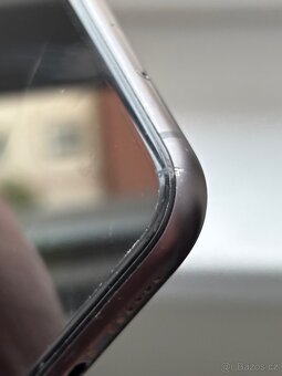 iPhone 11 - 9
