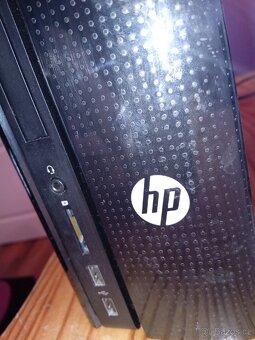 HP Slimline 260-a103nc – Kompaktní stolní PC s Windows 11
- 9