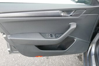 Škoda Superb 2.0 TDI 110 KW DSG 7° Style Plus - 9