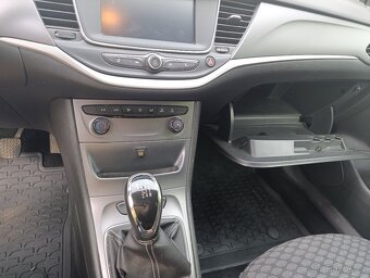 Opel Astra model K 2018 - 9