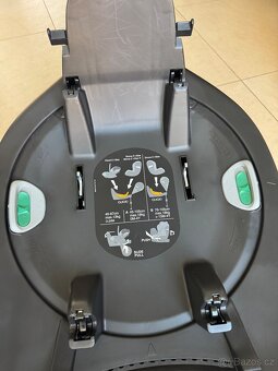Cybex Cloud Z i-Size s otočnou základnou Base Z - 9