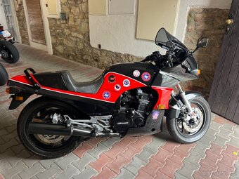 Kawasaki Gpz 900 - 9