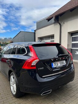 Volvo V60 D6 Plug-In Hybrid - 9
