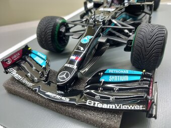 F1 MERCEDES W12 HAMILTON VÍTĚZ GP RUSKA 2021 SPARK 1:18 - 9