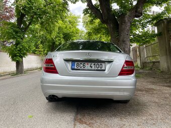 Mercedes Benz W204 180 CGI - 9