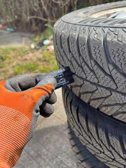 Zimni sada kol na plechových discích na Skoda Felicia - 9