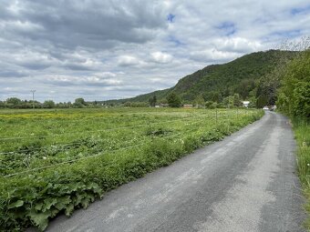 Prodej stavebního pozemeku o výměře 883 m2 ve Všenorech - 9