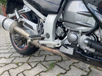 Yamaha FJR 1300 - 9
