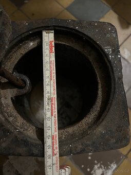 Litinový poklop/ uzávěr vody - 9